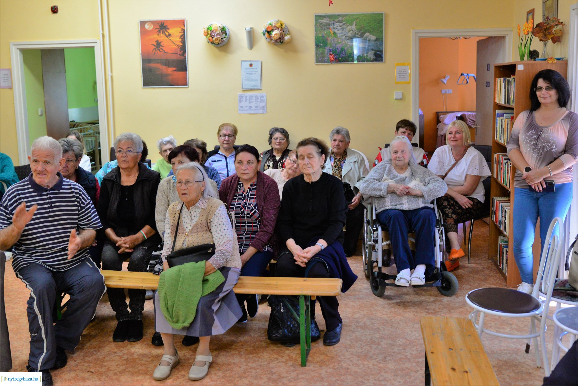 Az Idősek otthona lakóit köszöntötték Oroson