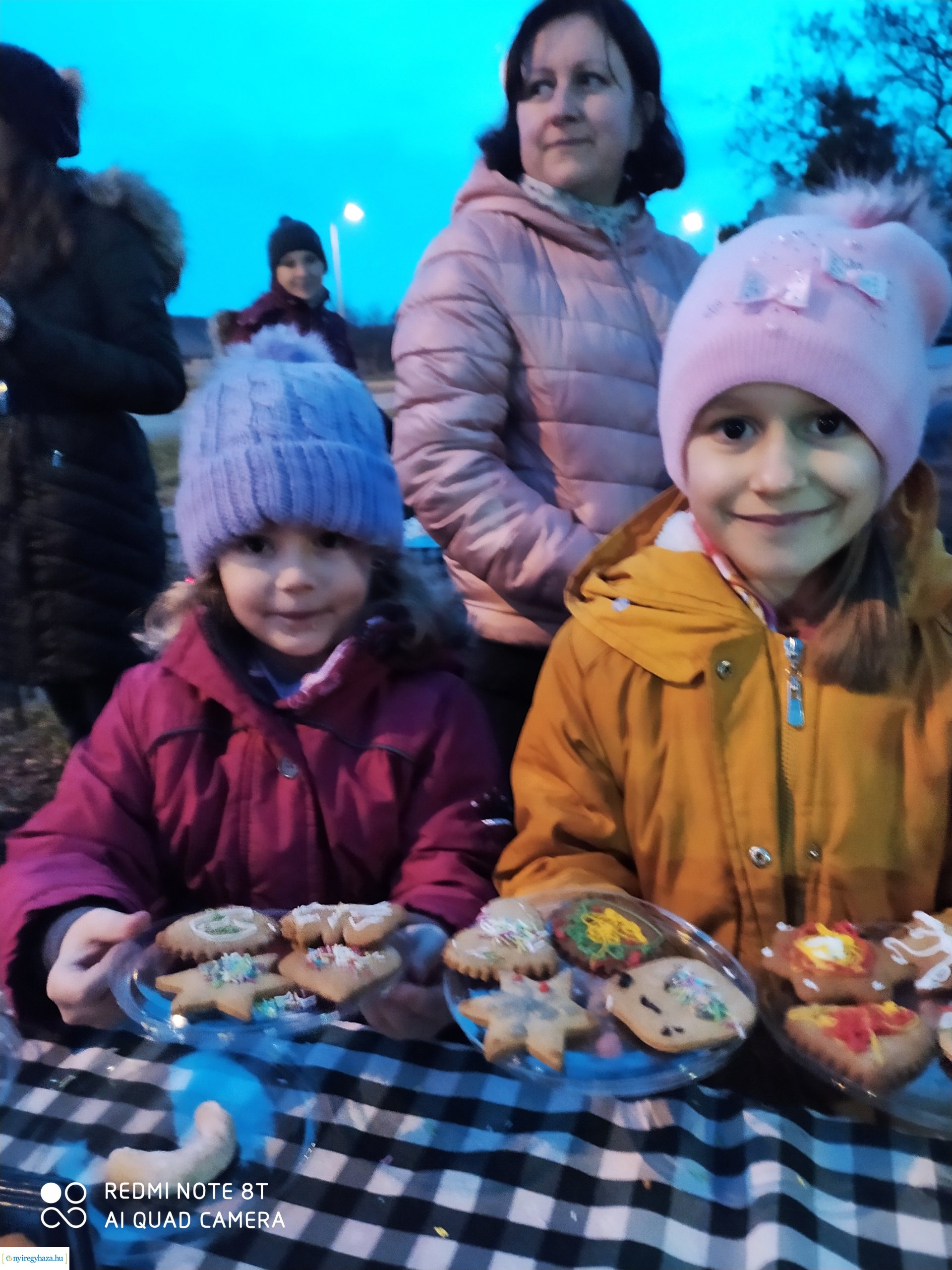 Az orosi adventi koszorún is meggyújtották a harmadik gyertyát a hétvégén