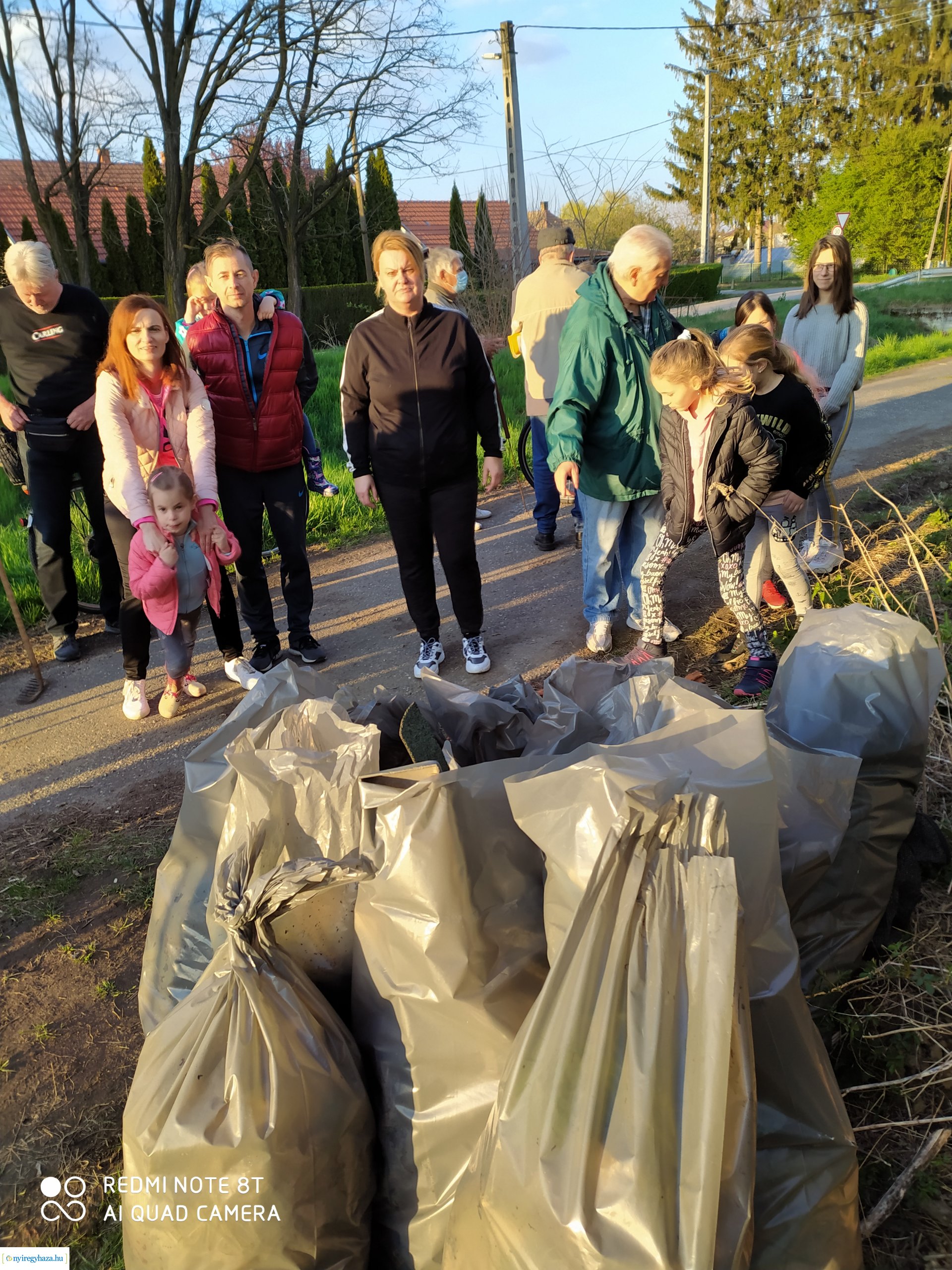 Az orosiak szemétszedést szerveztek a Föld napjára