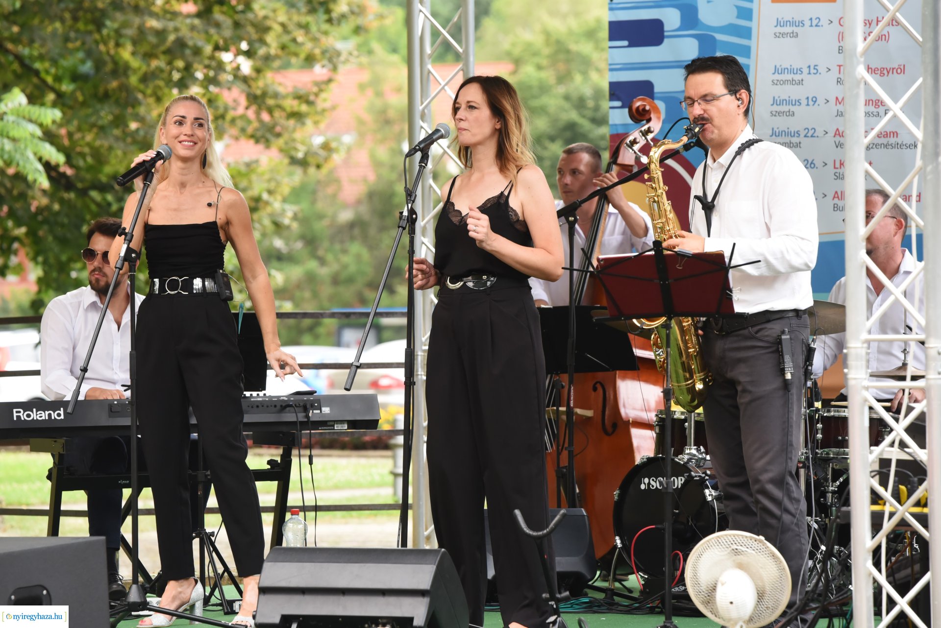 Az Orpheum Madams koncerje a Zene Sóstón programsorozat színpadán