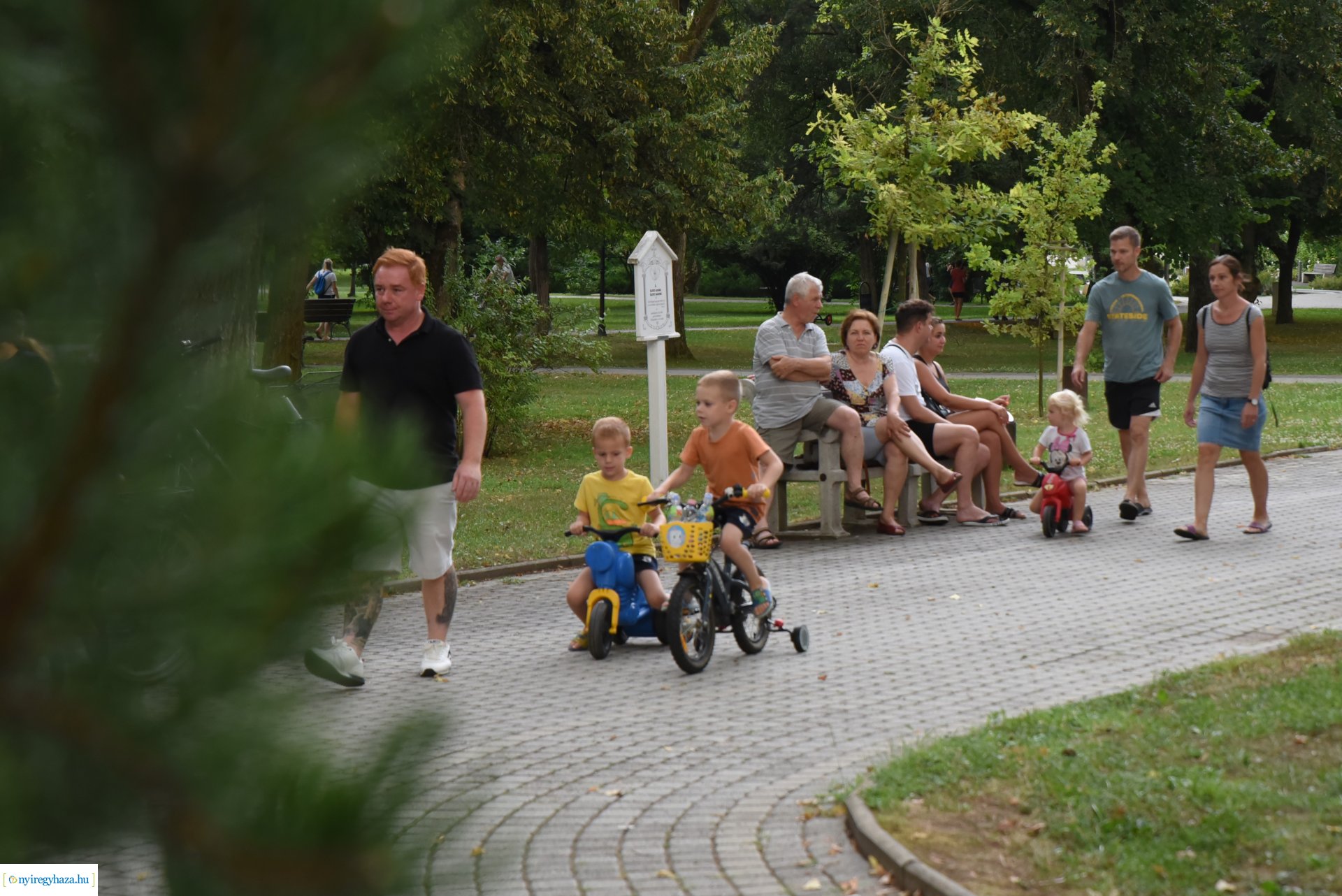 Az Orpheum Madams koncerje a Zene Sóstón programsorozat színpadán