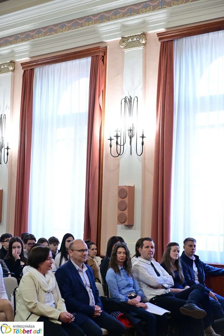 Az Úr érkezése - szavalóverseny a Kossuth Lajos gimnáziumban 2026