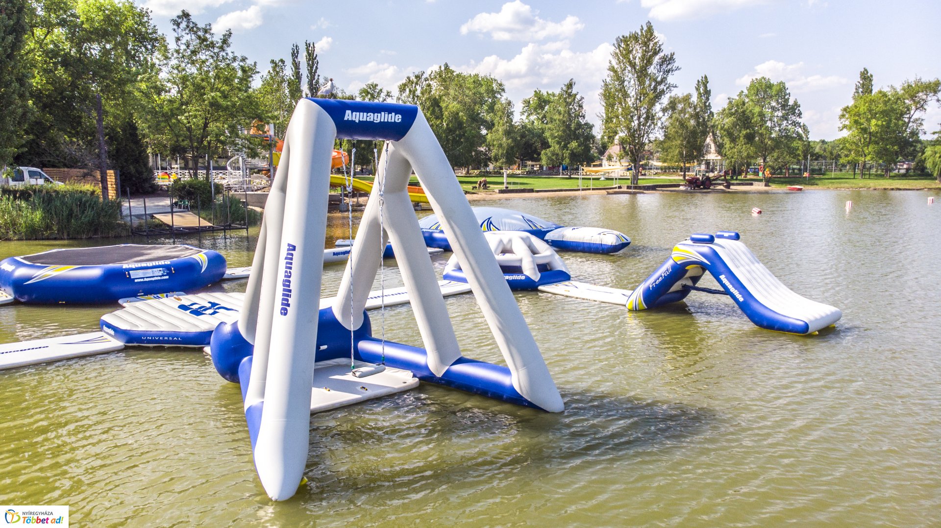 Az utolsó simításokat végzik a megújult Tófürdőben
