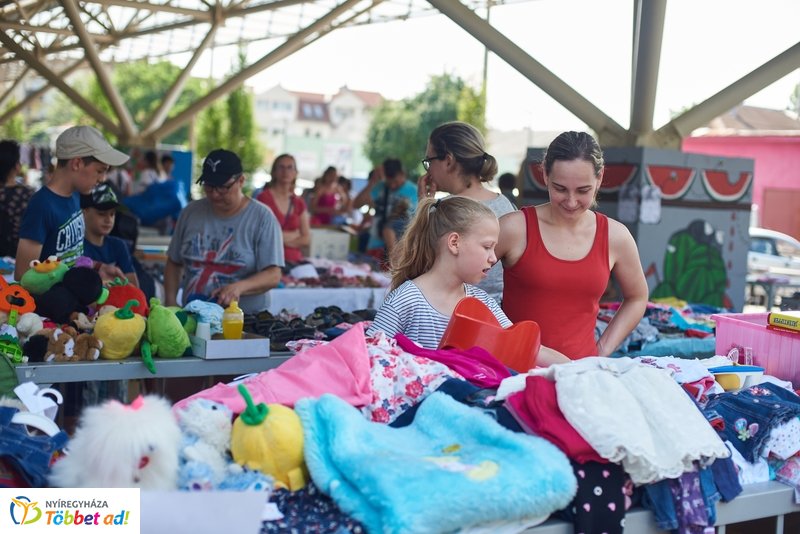 Bababörze a Búza téri piacon