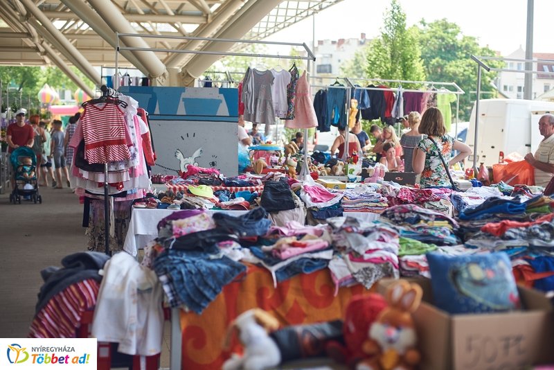 Bababörze a Búza téri piacon