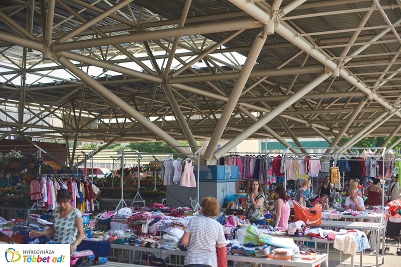 Bababörze a Búza téri piacon