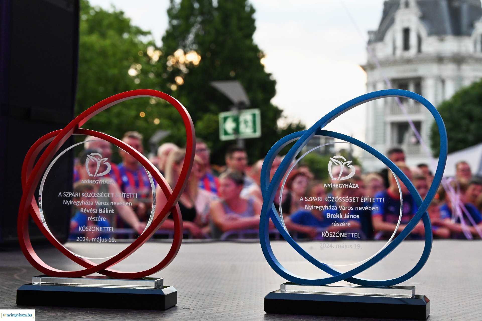 Bajnokavatás a Kossuth téren