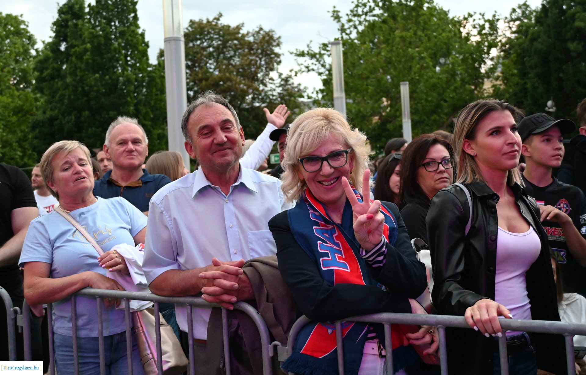 Bajnokavatás a Kossuth téren