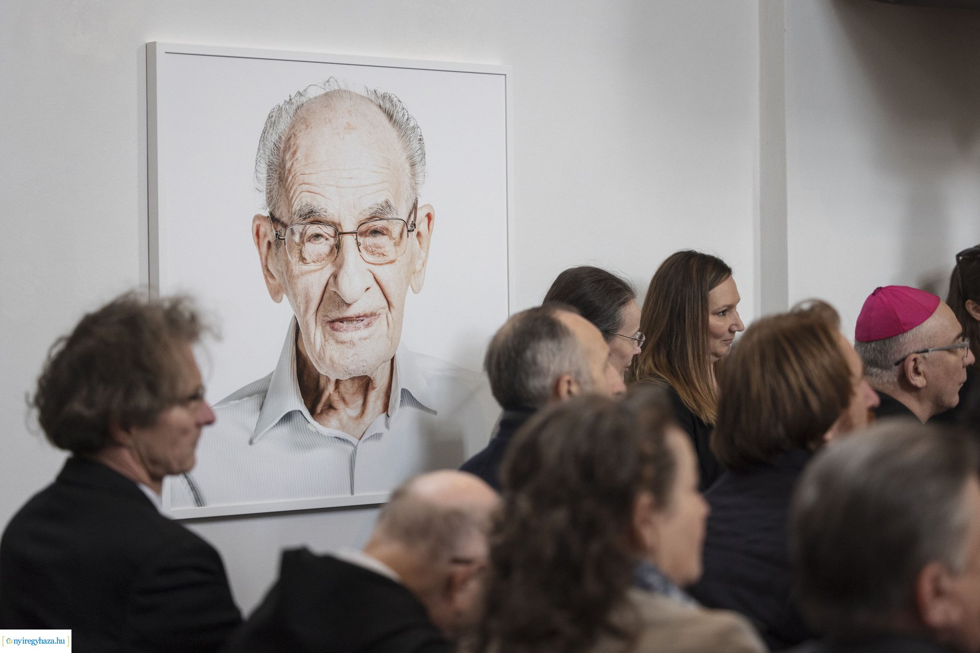 Balázs Attila fotóiból nyílt kiállítás a pannonhalmi bazilikában Fotók: Mohai Balázs, MTI