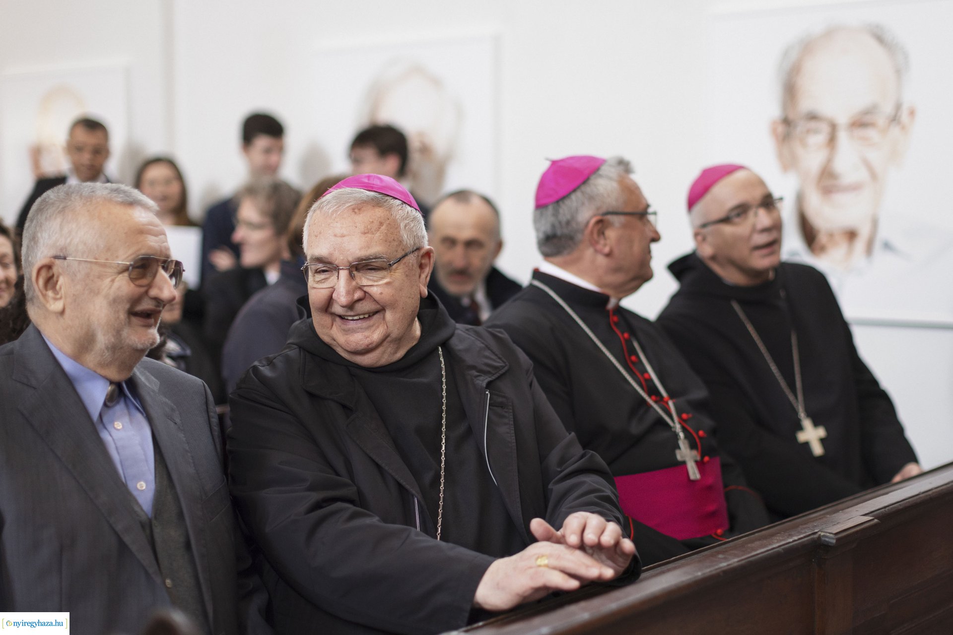 Balázs Attila fotóiból nyílt kiállítás a pannonhalmi bazilikában Fotók: Mohai Balázs, MTI