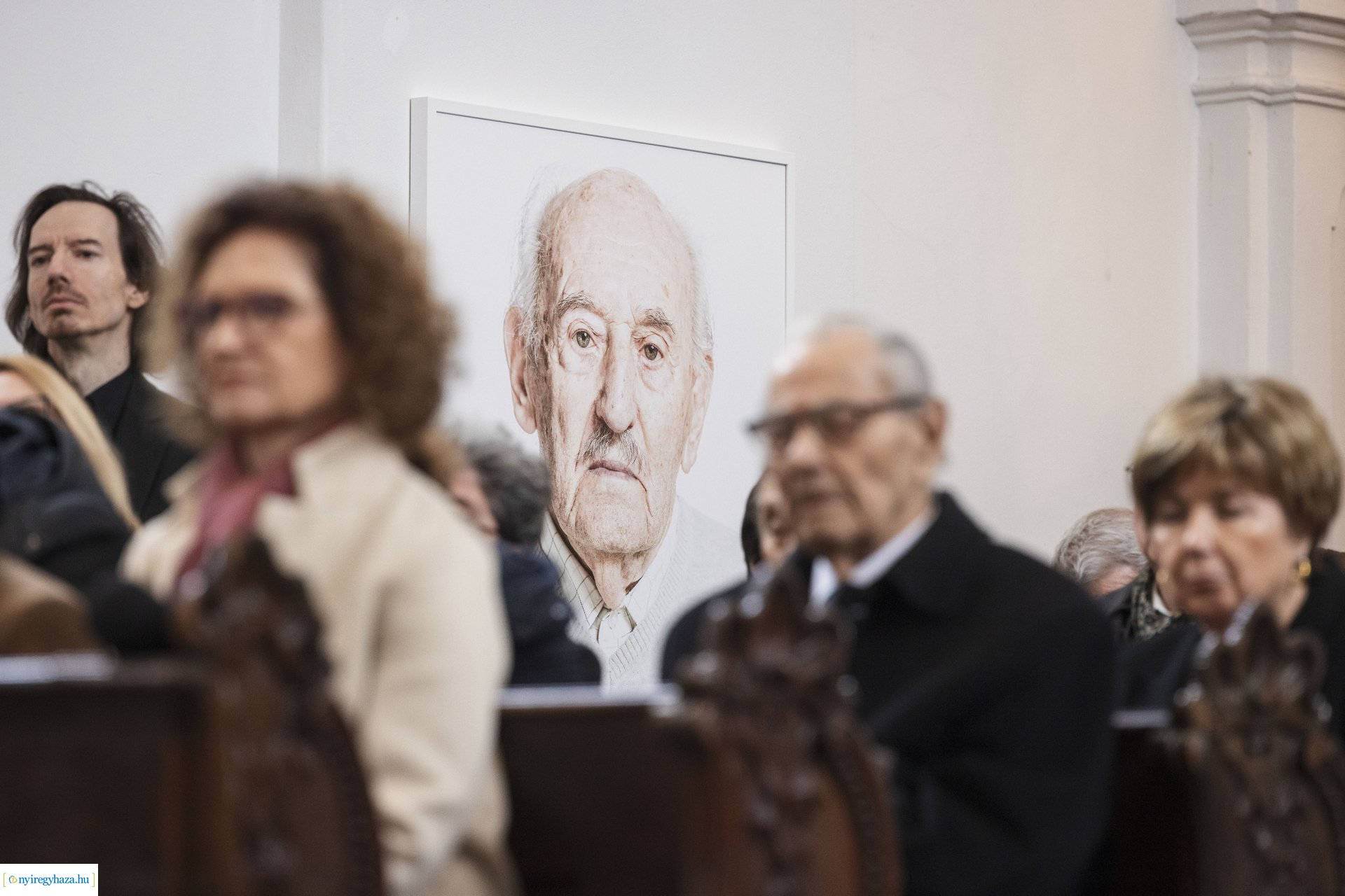 Balázs Attila fotóiból nyílt kiállítás a pannonhalmi bazilikában Fotók: Mohai Balázs, MTI