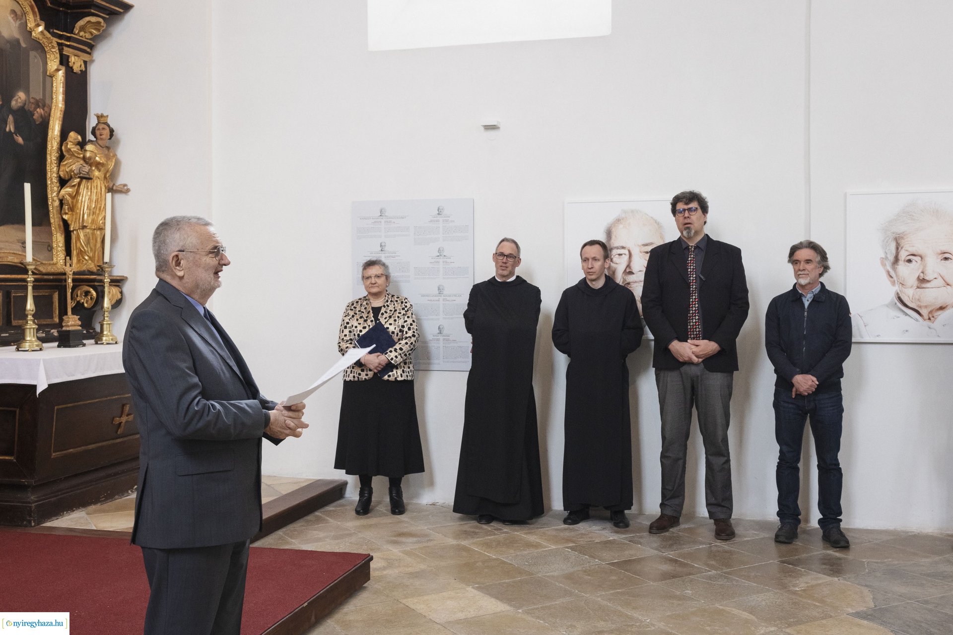 Balázs Attila fotóiból nyílt kiállítás a pannonhalmi bazilikában Fotók: Mohai Balázs, MTI