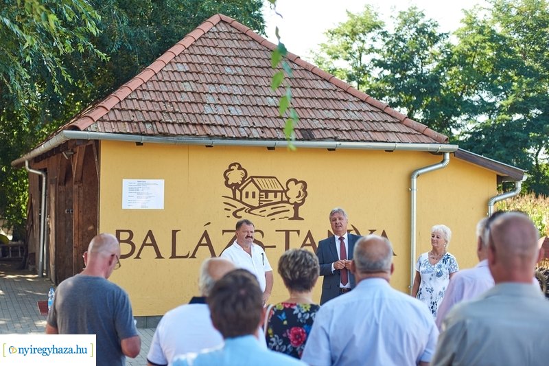 Balázs-tanya bővítésének átadója