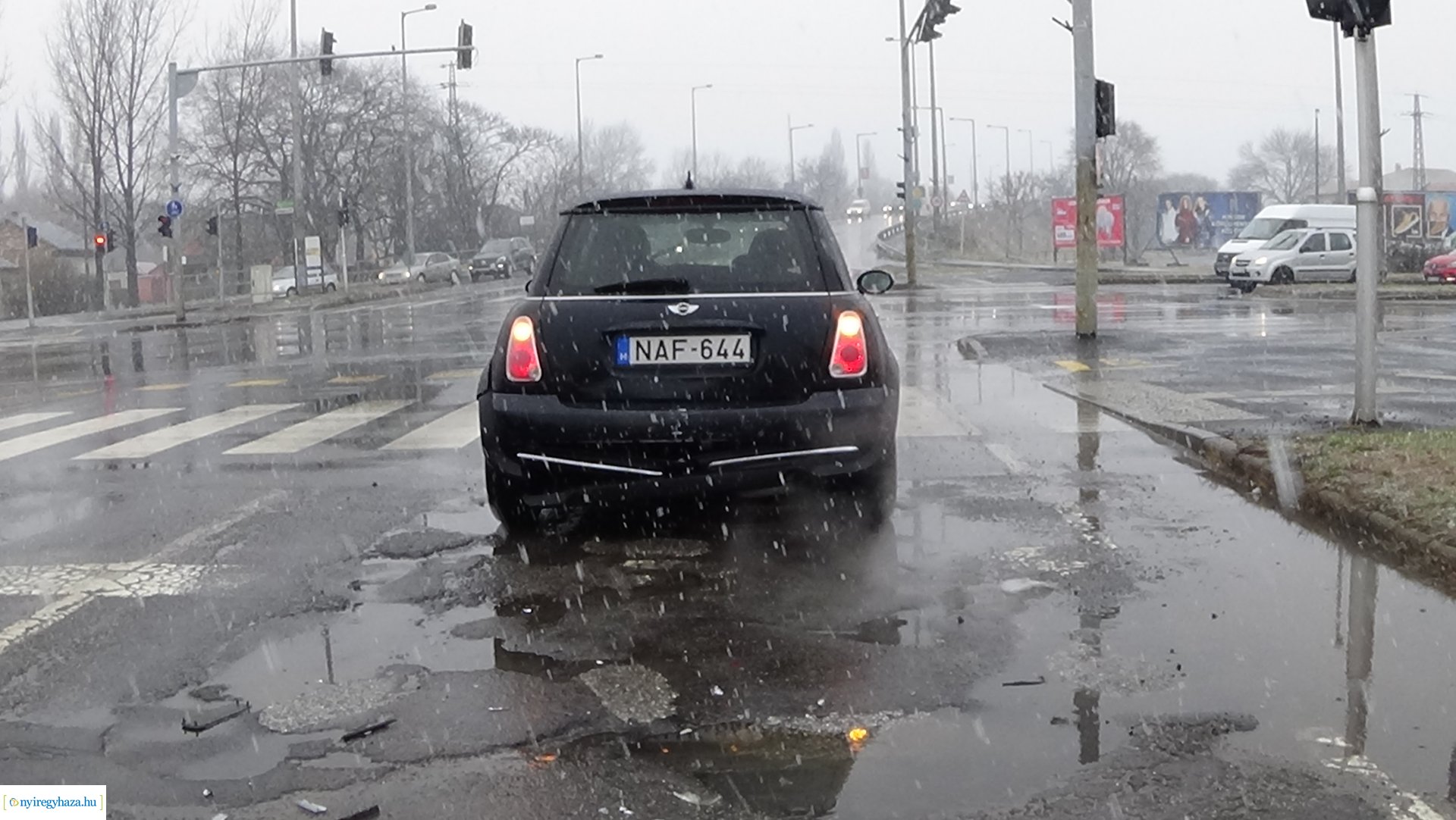 Baleset a Debreceni úton, az okozó elhagyta a helyszínt