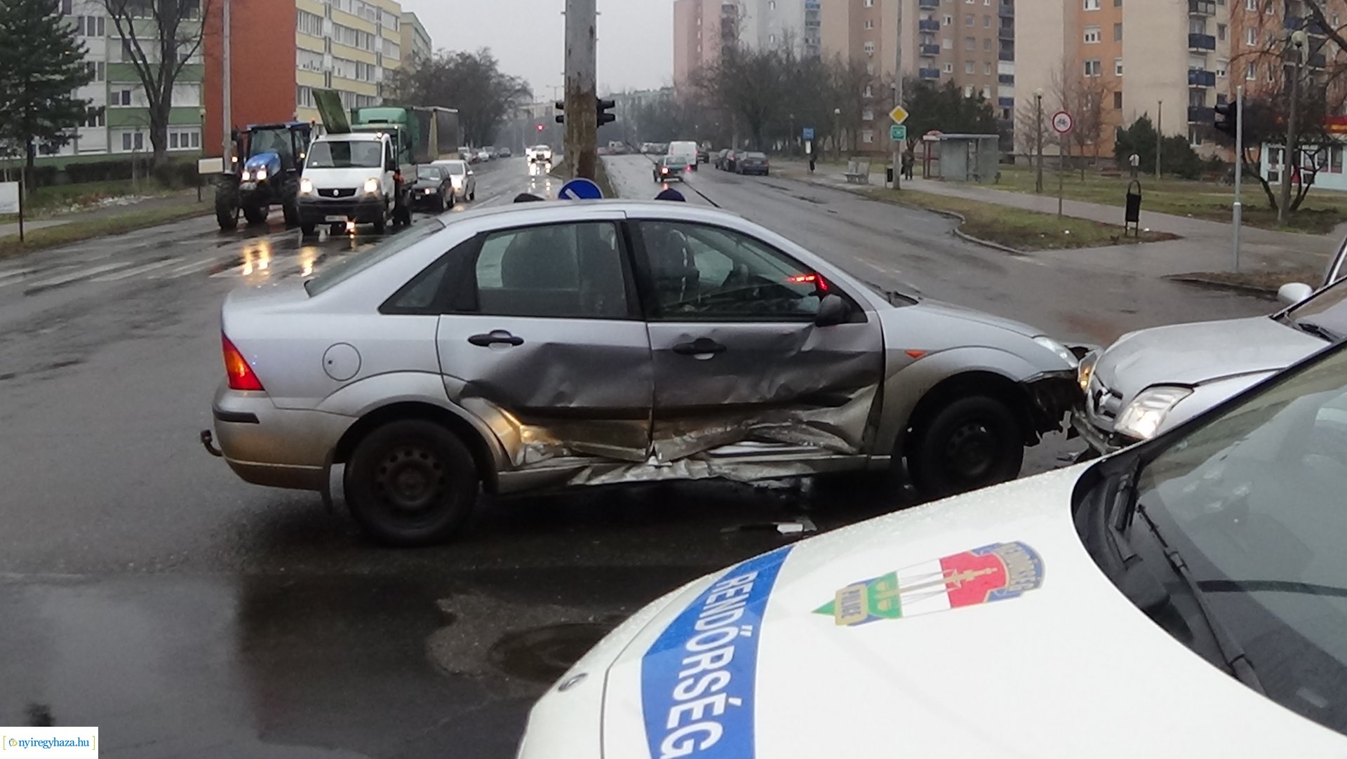 Baleset a Ferenc körút és a Korányi csomópontjában