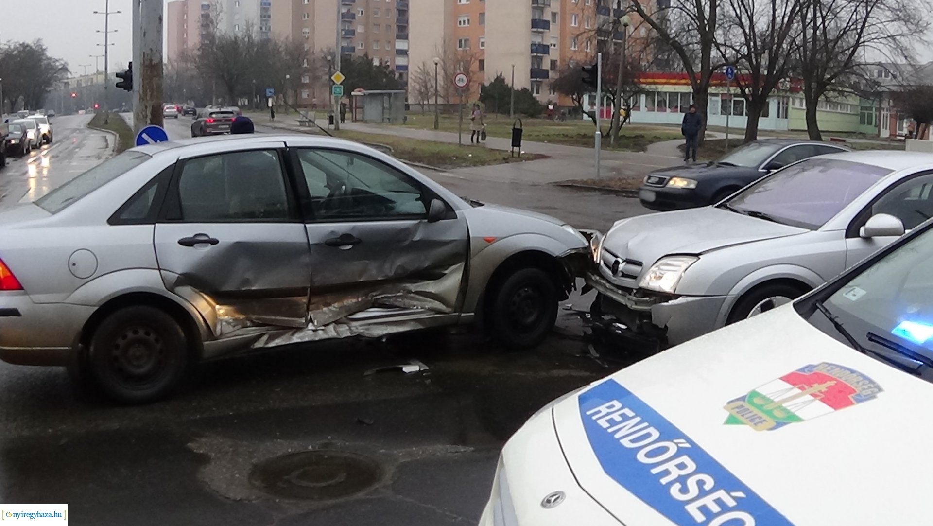 Baleset a Ferenc körút és a Korányi csomópontjában