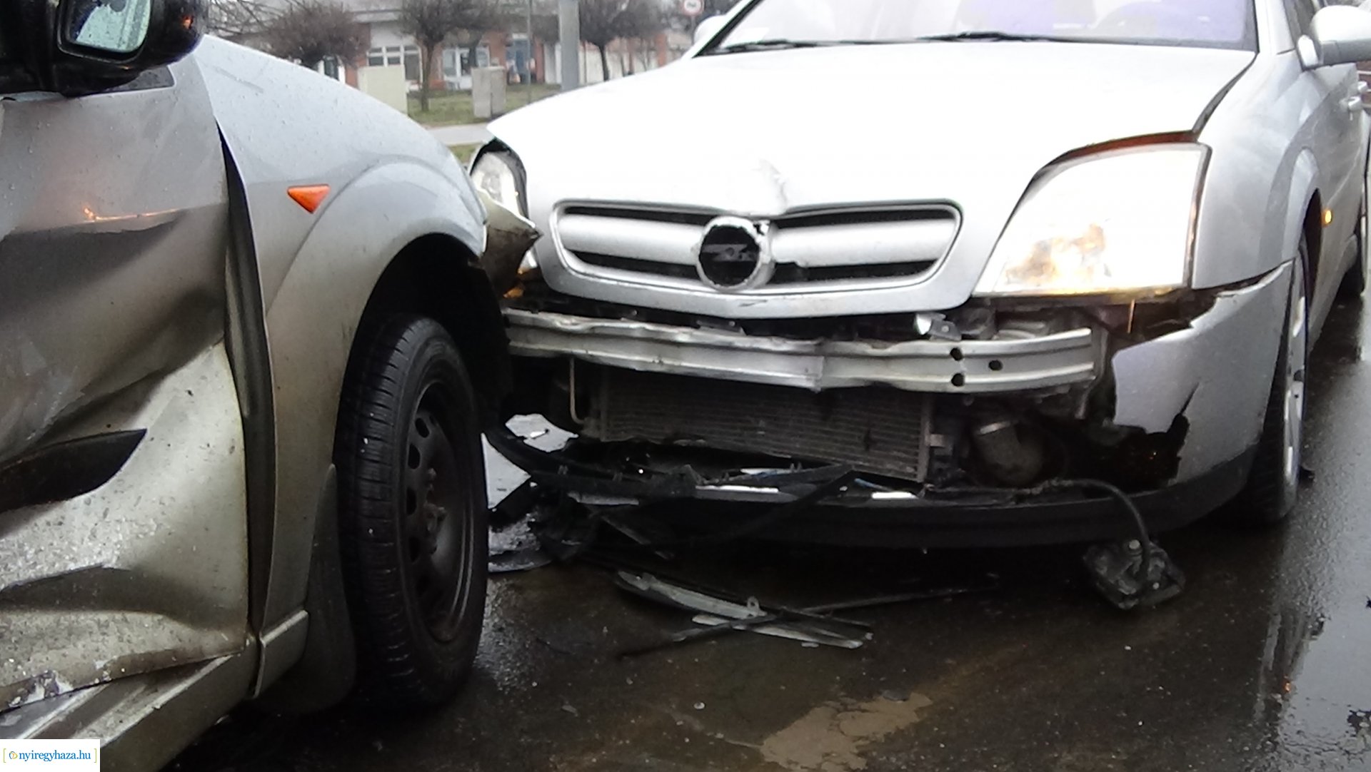 Baleset a Ferenc körút és a Korányi csomópontjában