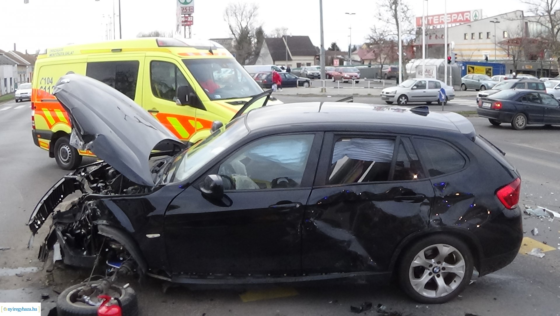 Baleset a László - Szegfű utcánál