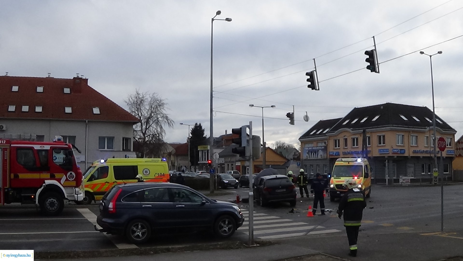 Baleset a László - Szegfű utcánál