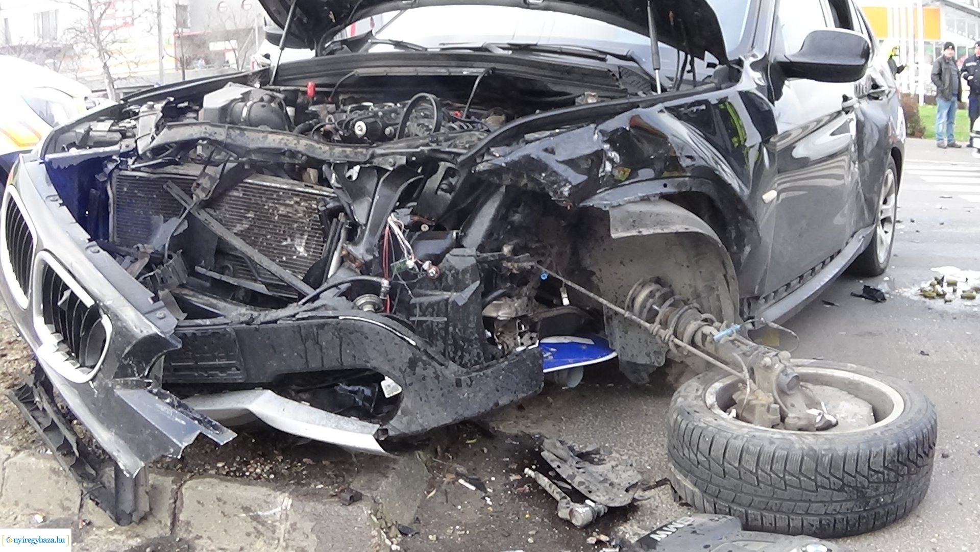 Baleset a László - Szegfű utcánál