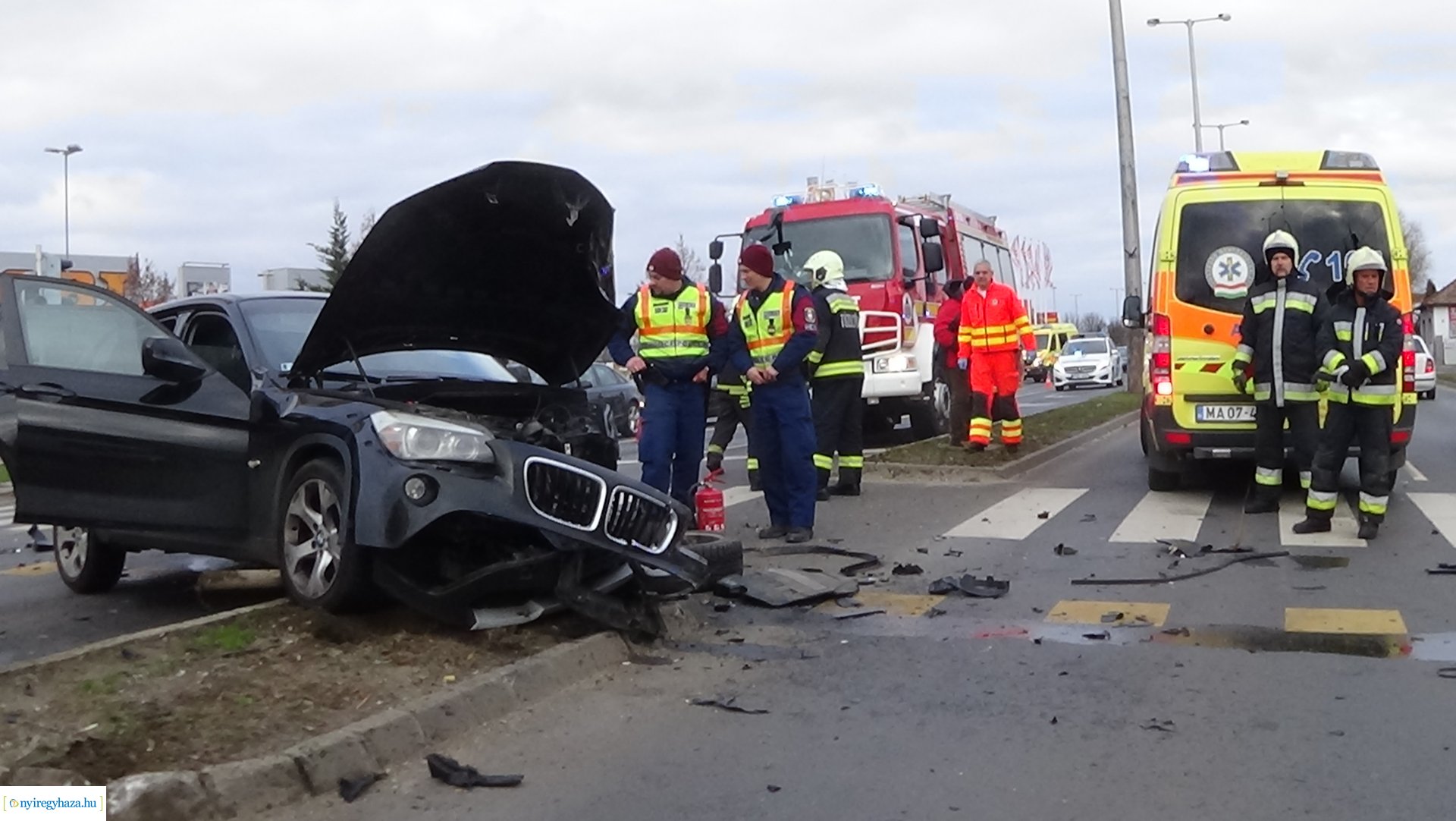 Baleset a László - Szegfű utcánál