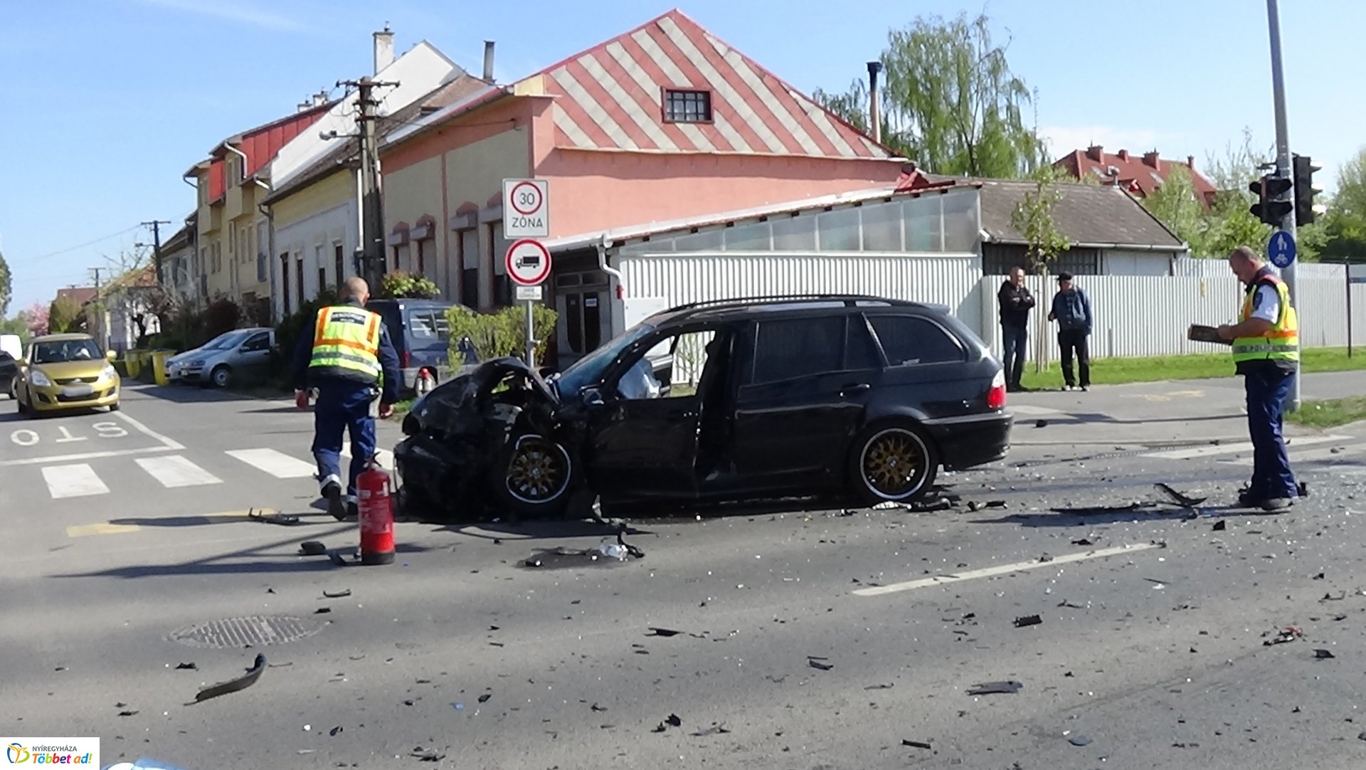 Baleset a Szegfű utcán