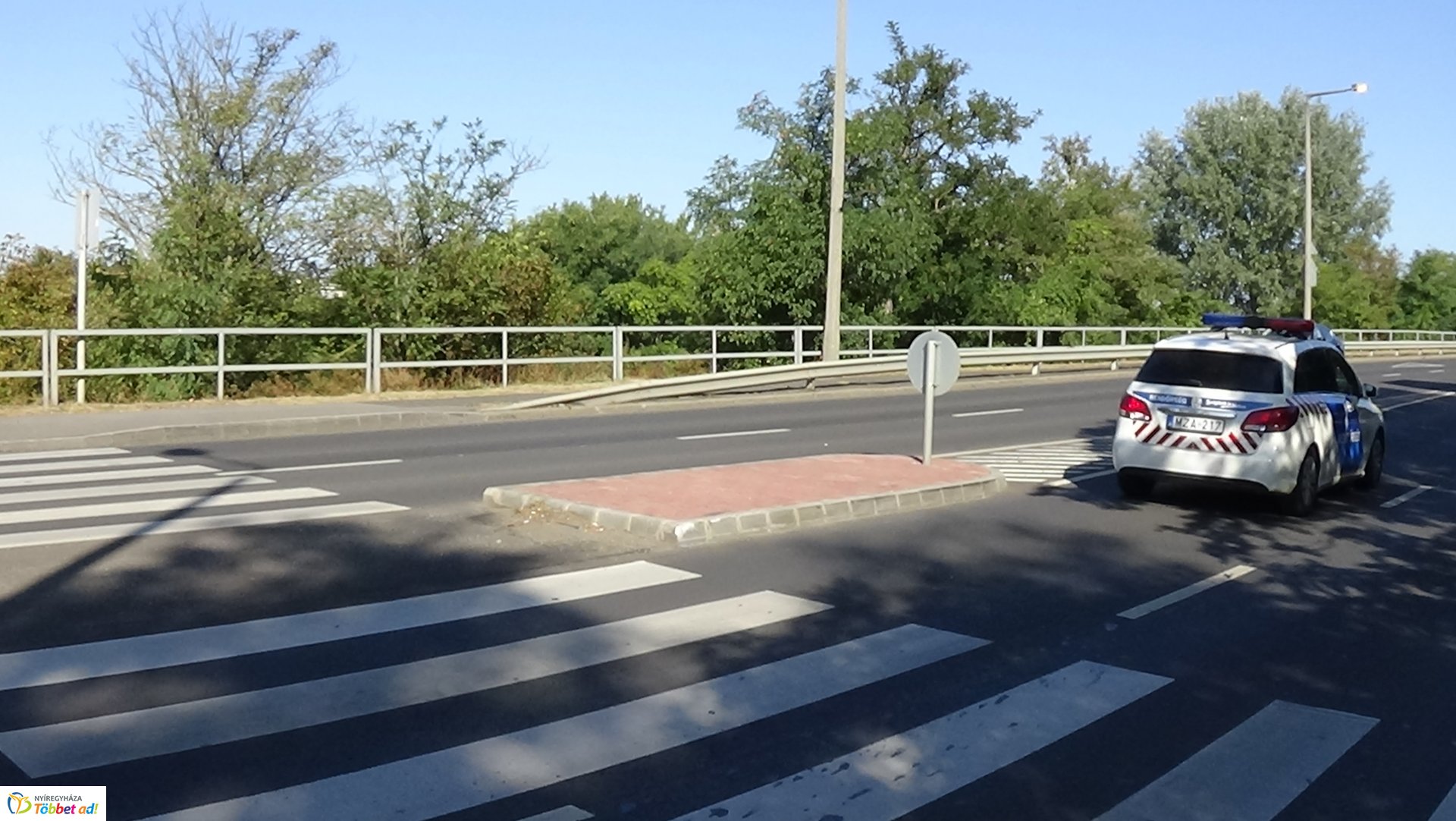 Baleset történt a 4-es számú főútvonal Debreceni úti felüljárójánál