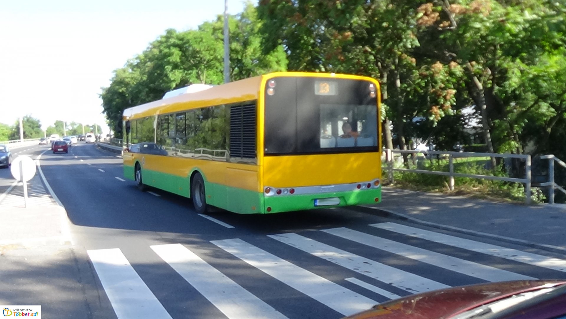 Baleset történt a 4-es számú főútvonal Debreceni úti felüljárójánál