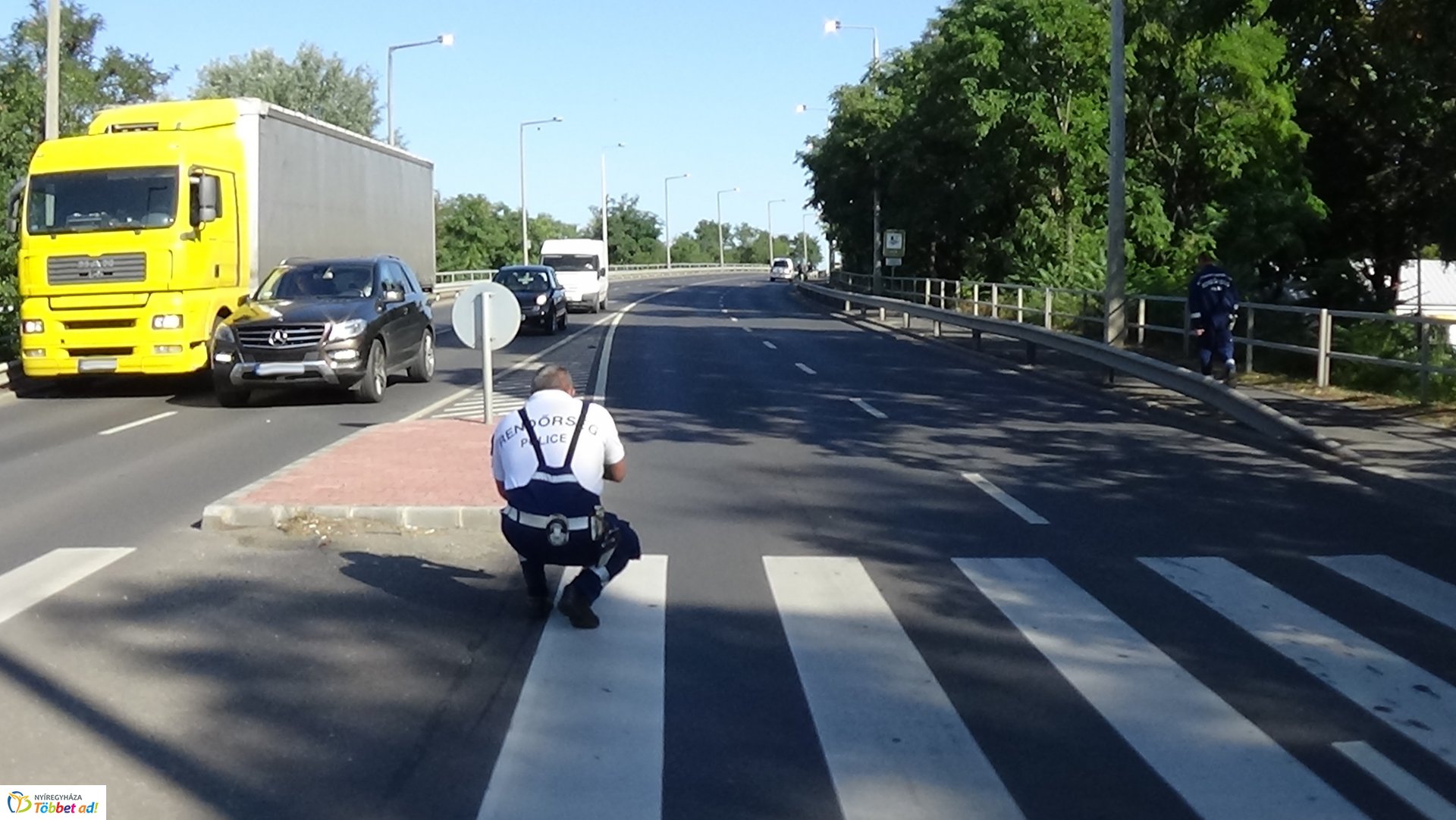 Baleset történt a 4-es számú főútvonal Debreceni úti felüljárójánál