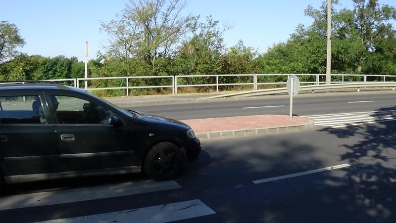 Baleset történt a 4-es számú főútvonal Debreceni úti felüljárójánál