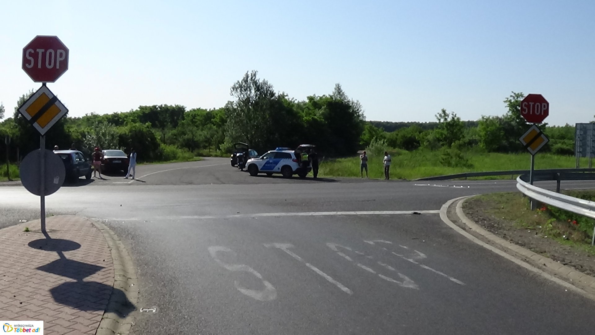 Baleset történt a 403-as elkerülő és a 4-es számú főút kereszteződésénél