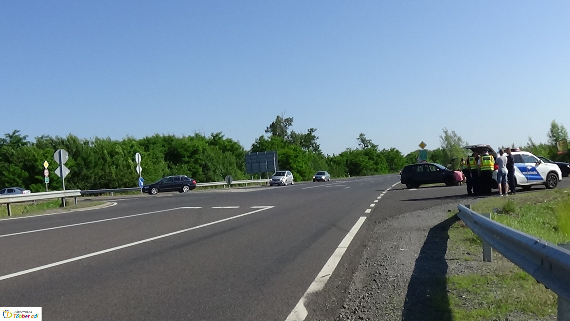 Baleset történt a 403-as elkerülő és a 4-es számú főút kereszteződésénél