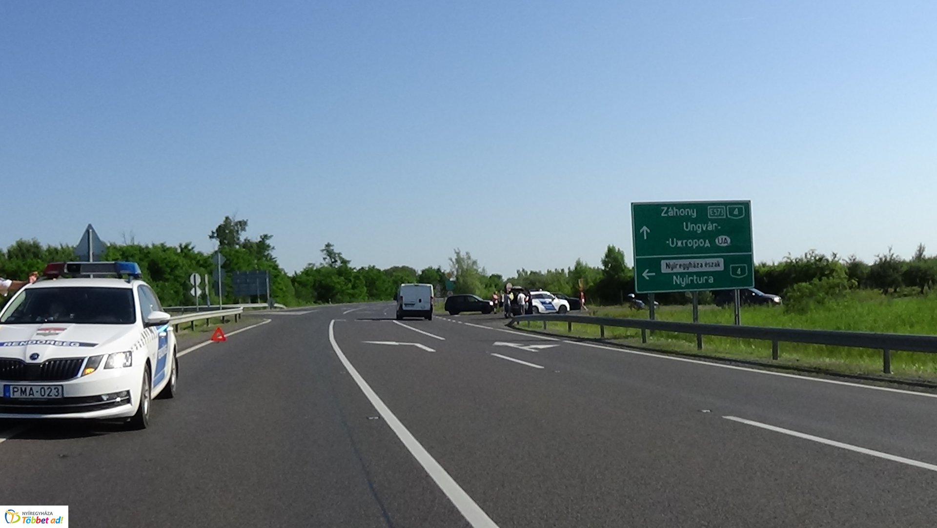 Baleset történt a 403-as elkerülő és a 4-es számú főút kereszteződésénél