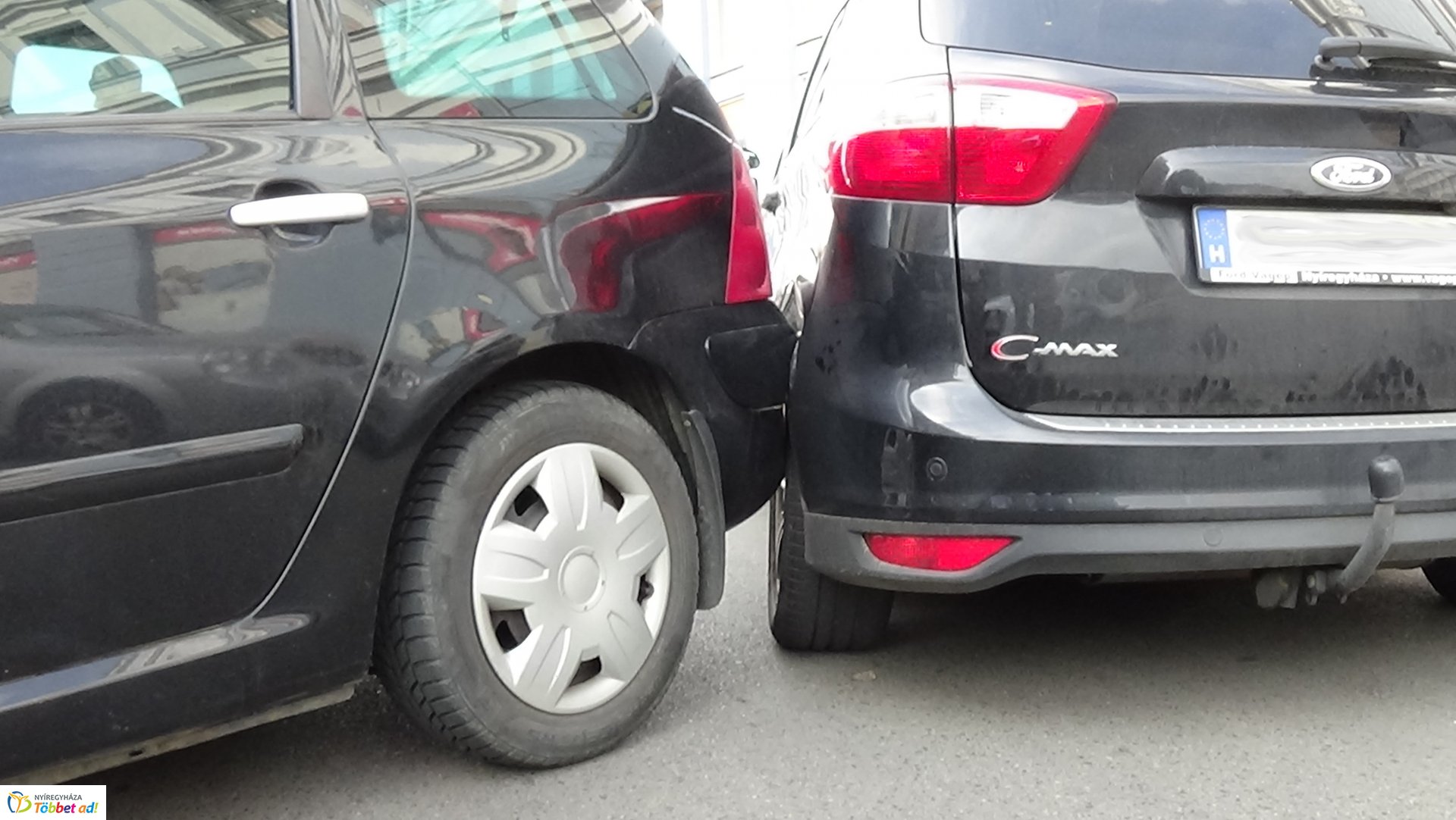 Baleset történt a belvárosban, a Szabadság téren