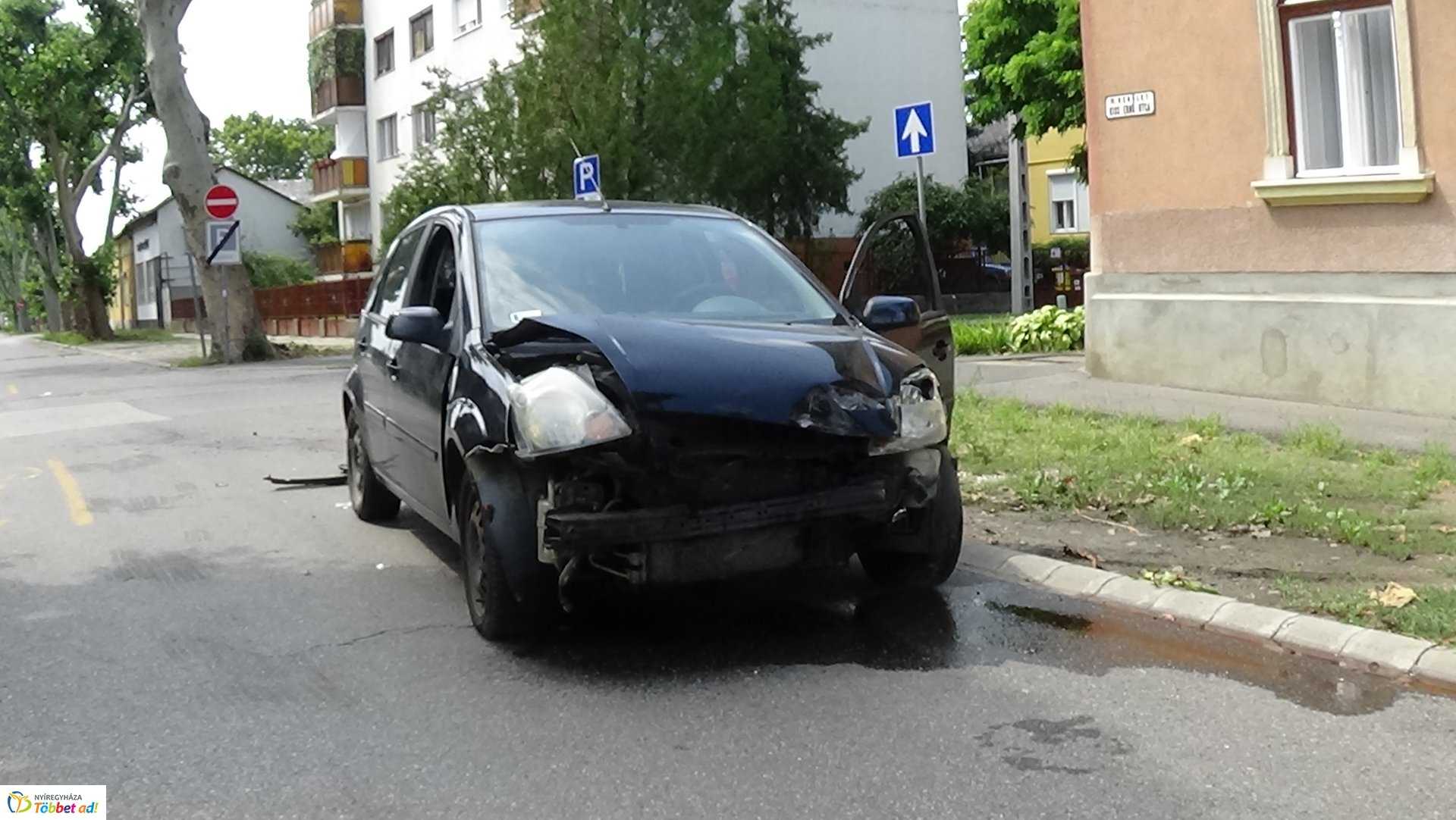 Baleset történt a Deák Ferenc és a Kiss Ernő utca kereszteződésében