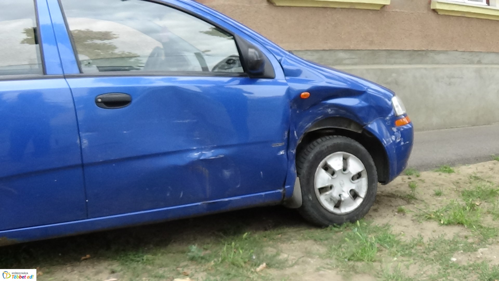 Baleset történt a Kiss Ernő és a Deák Ferenc utcai csomópontban