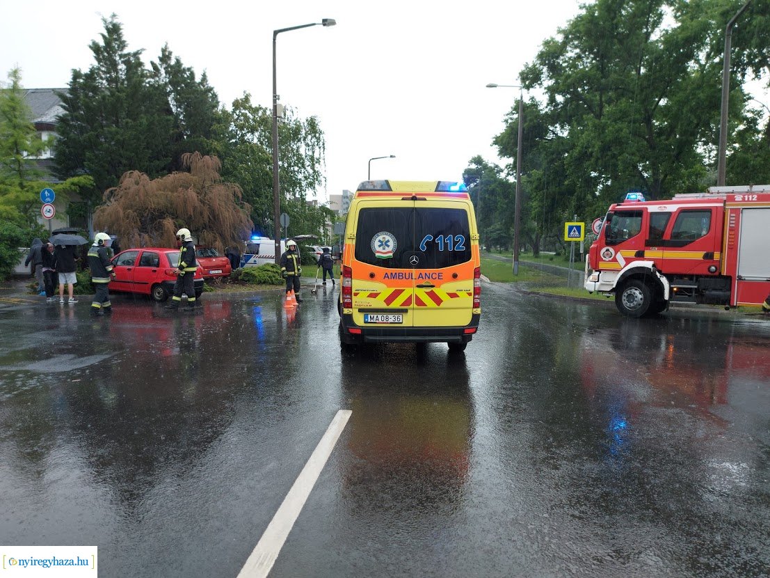 Baleset történt a Korányi Frigyes utcánál