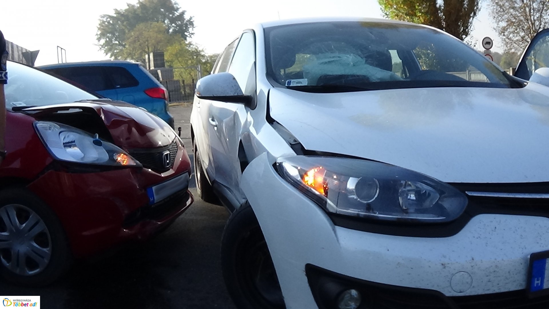 Baleset történt a Kosbor utcán