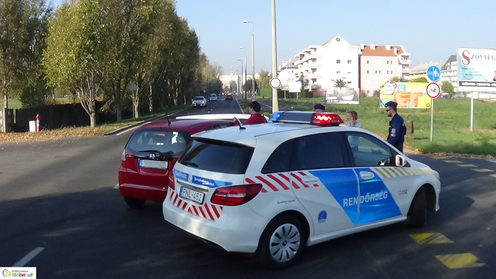 Baleset történt a Kosbor utcán