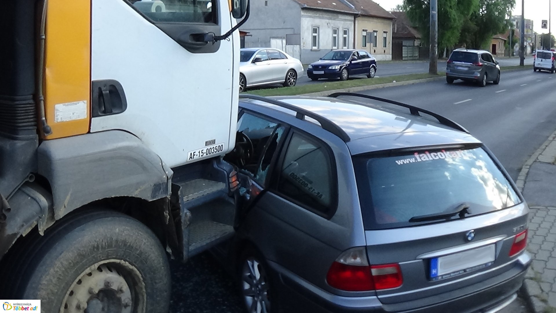 Baleset történt a Liliom és a László utca csomópontjánál hétvégén