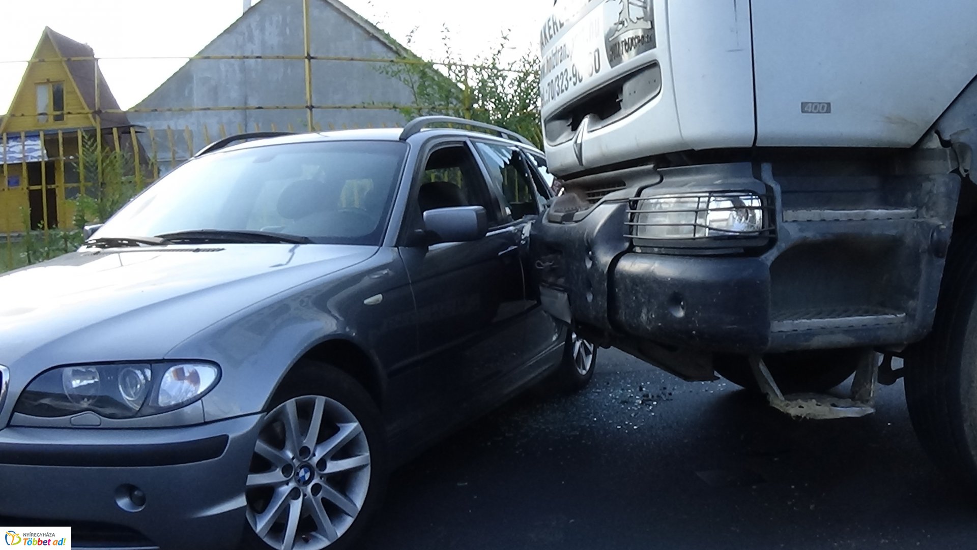 Baleset történt a Liliom és a László utca csomópontjánál hétvégén