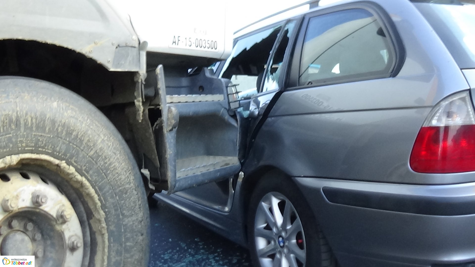 Baleset történt a Liliom és a László utca csomópontjánál hétvégén