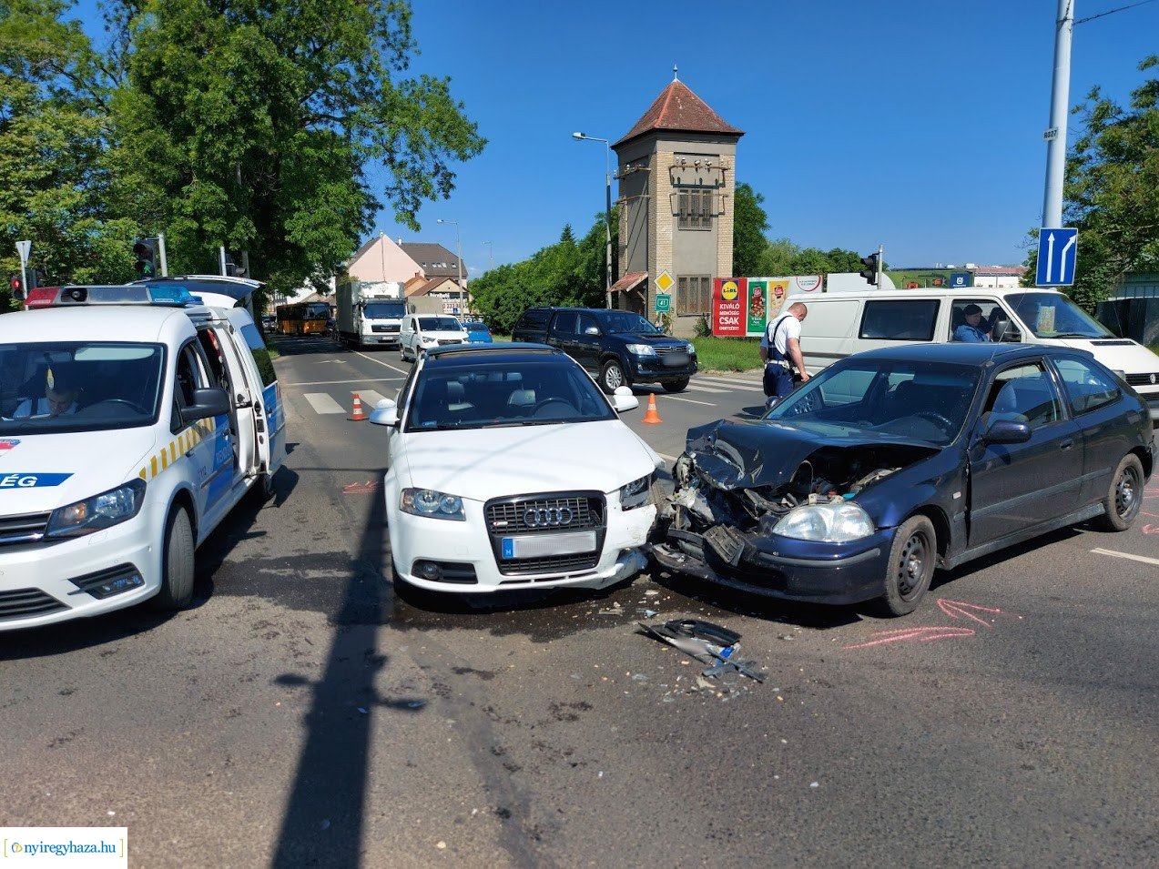 Baleset történt az Orosi úton, a Család utcánál