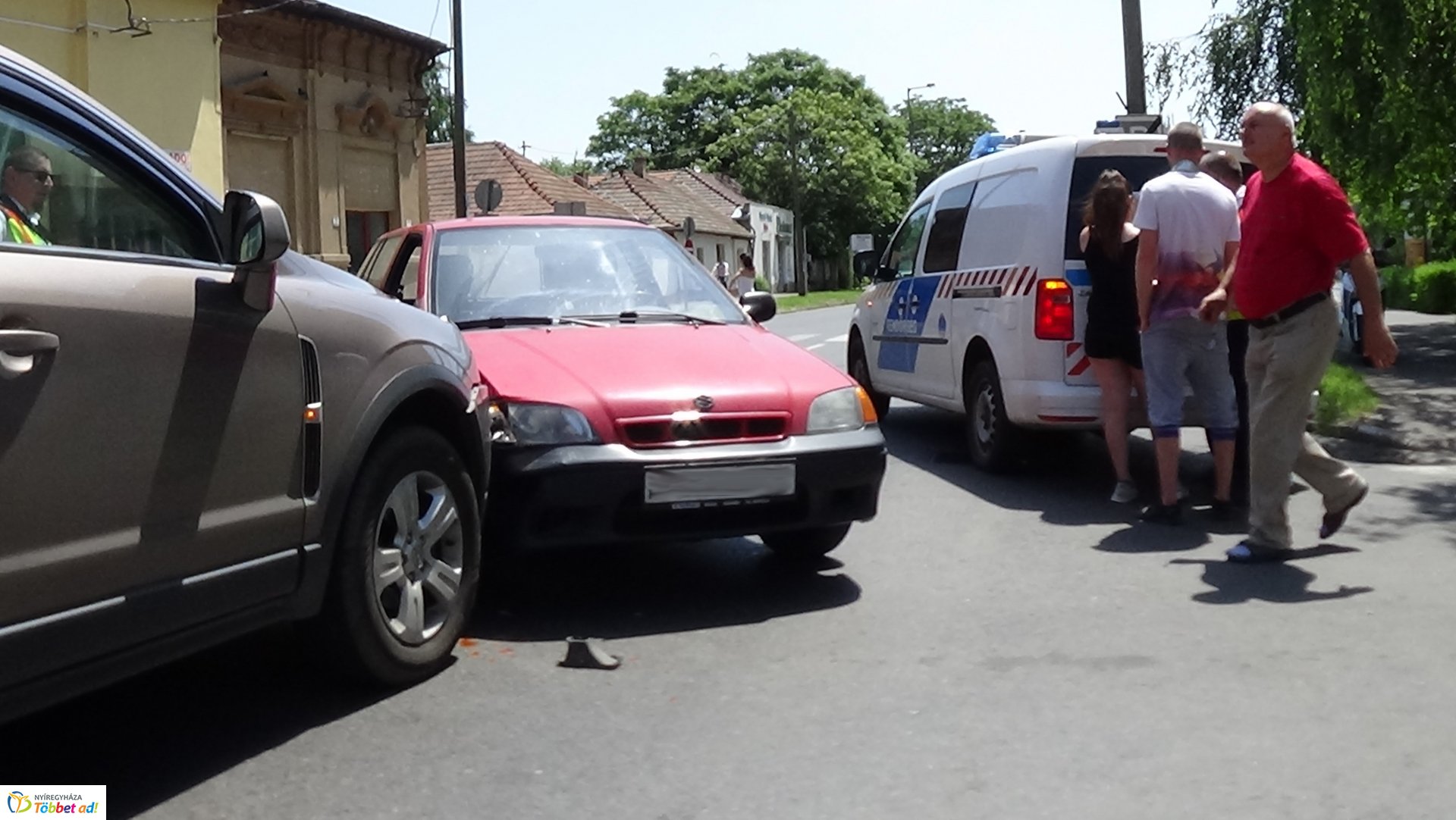 Baleset történt csütörtök délután a Kossuth és a Dob utca csomópontjánál