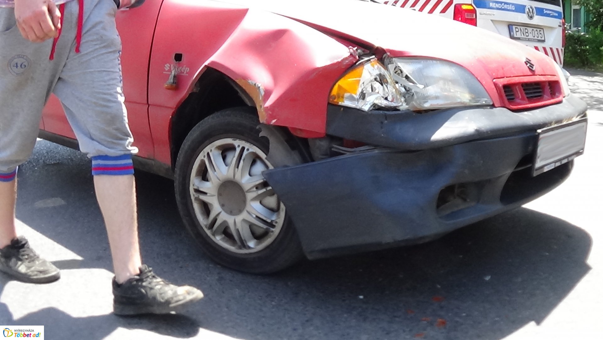 Baleset történt csütörtök délután a Kossuth és a Dob utca csomópontjánál