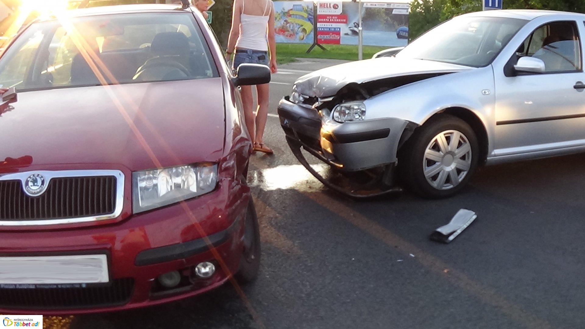 Baleset történt hétfő este a Család utcán, az Orosi úti csomópontnál