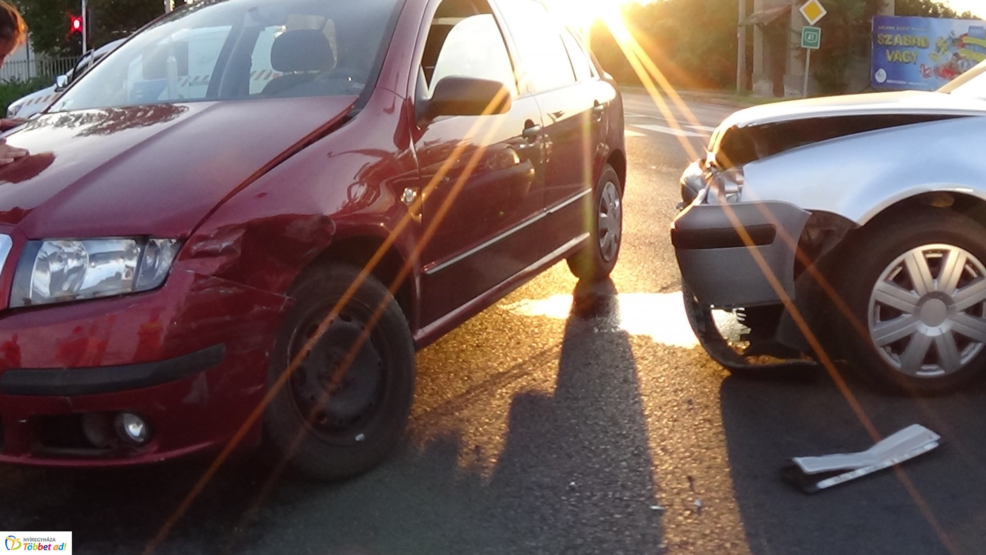 Baleset történt hétfő este a Család utcán, az Orosi úti csomópontnál