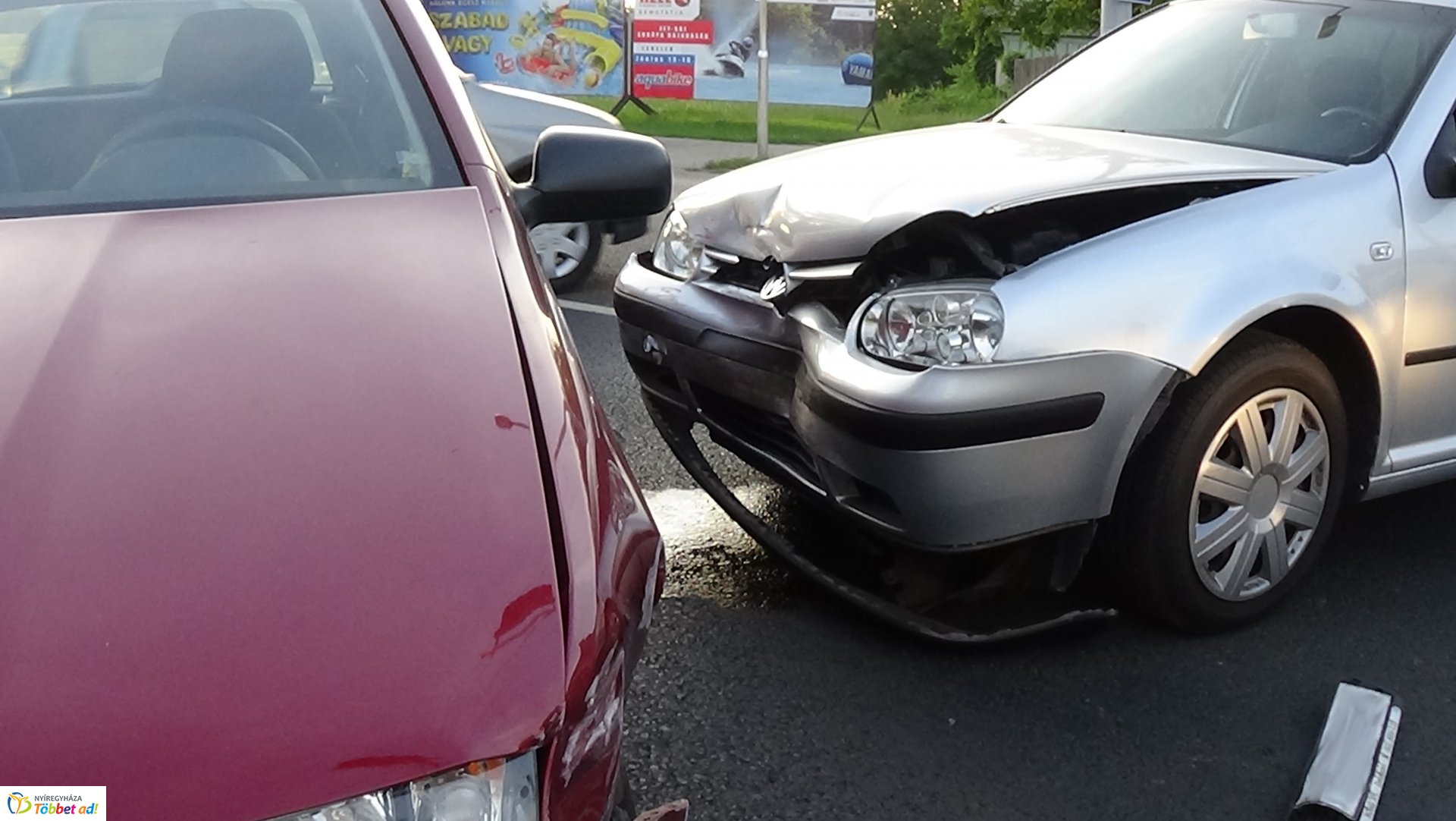 Baleset történt hétfő este a Család utcán, az Orosi úti csomópontnál