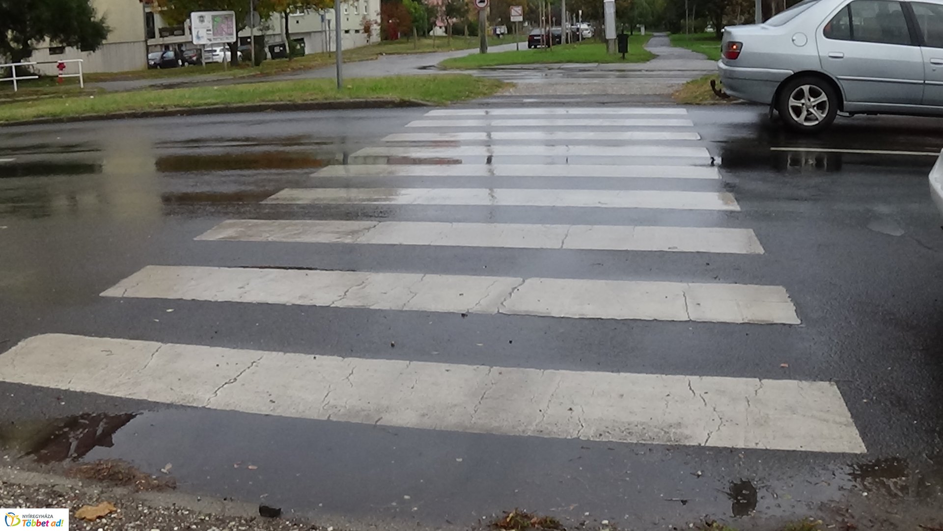 Baleset történt szombat késő délután a Kert utca egyik gyalogos-átkelőhelyénél