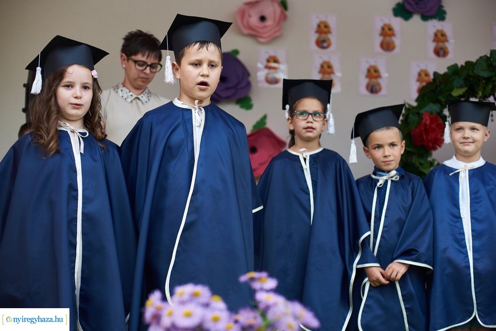 Ballagás az Eszterlánc óvodában
